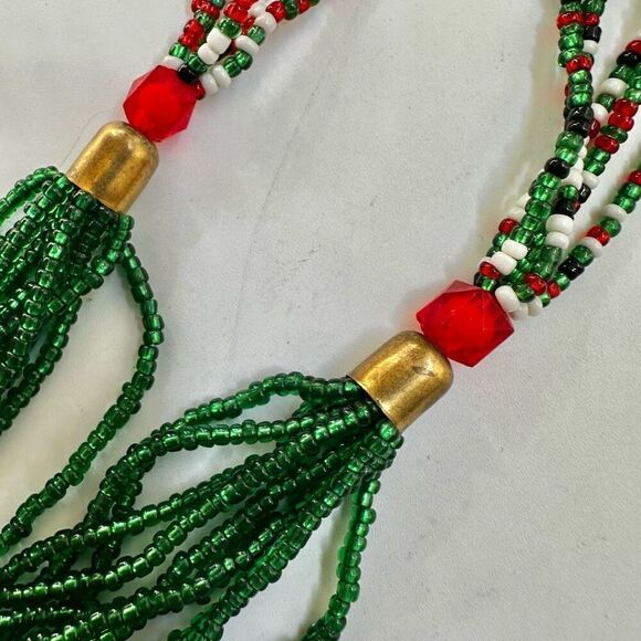 Red and green seed beaded multi strand necklace - Picture 5 of 11